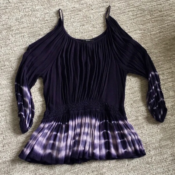 Forever 21 Tops - Casual Cold Shoulder Top